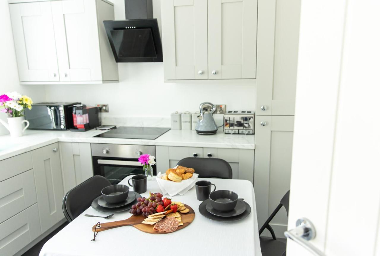 Entire Family Home , Large Rear Garden And Free Parking Белфаст Екстер'єр фото